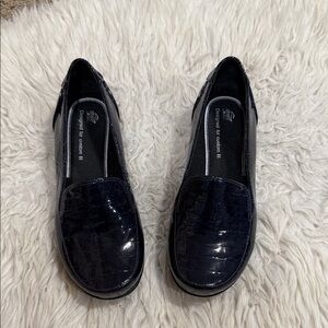 Abeo 24/7 Avery Blue Patent Loafer Women’s Size 5‎